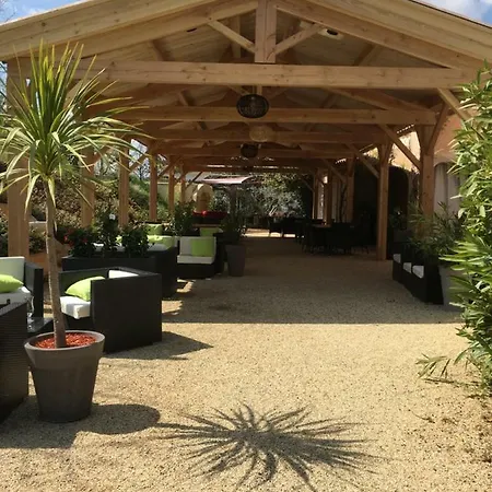 Bed & Breakfast Le Jardin De Celina 3*